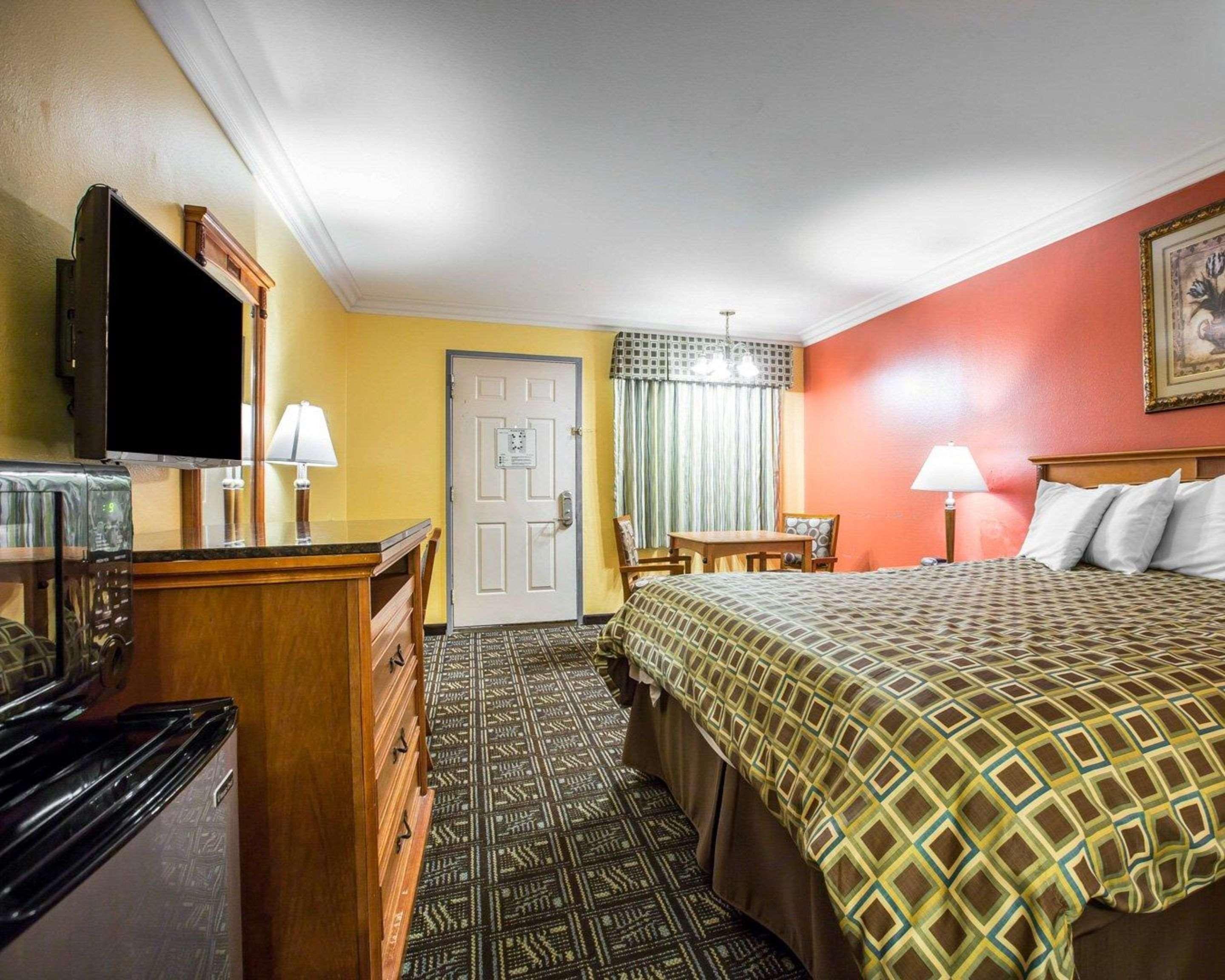 Rodeway Inn Old Town Темекула Екстериор снимка
