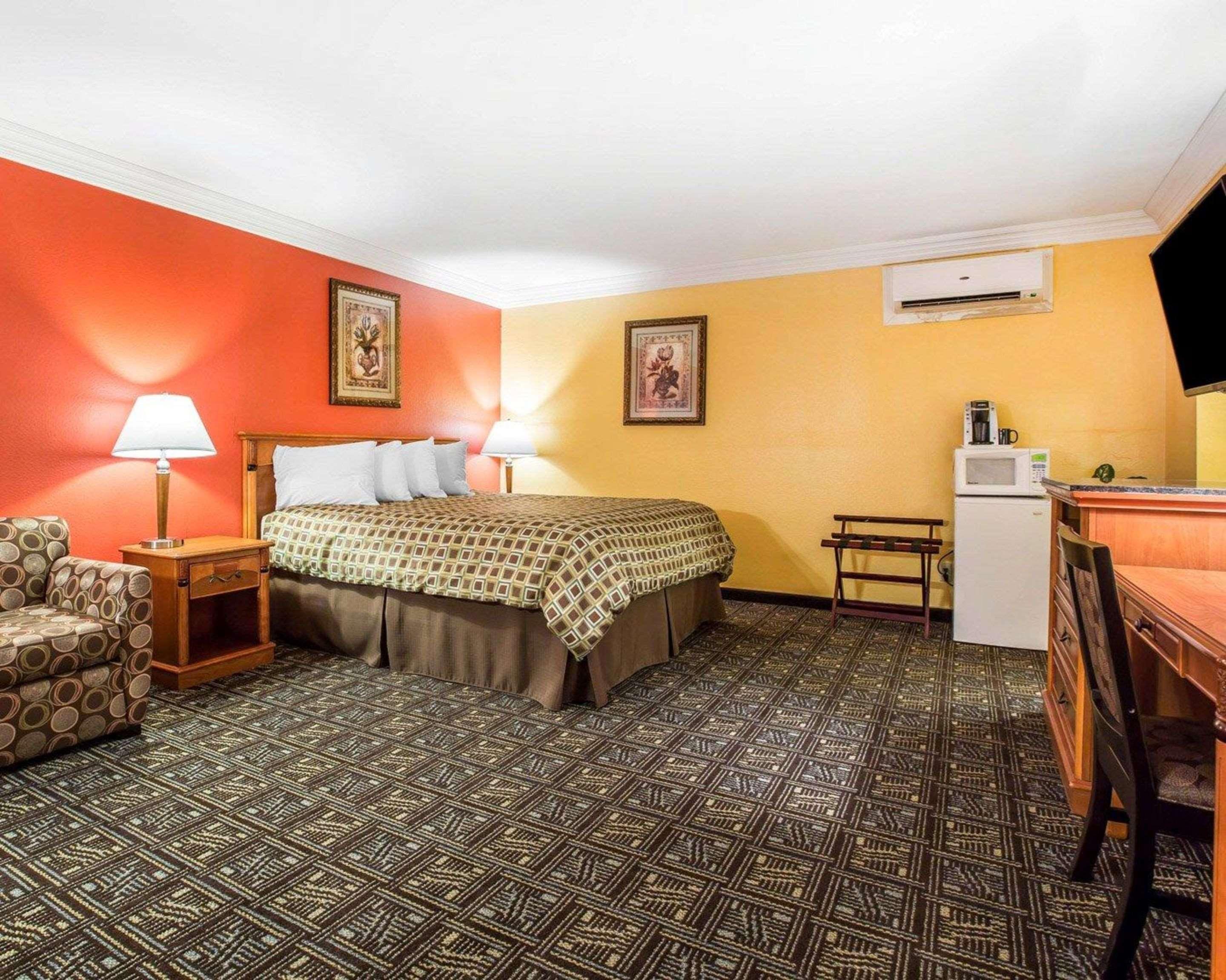 Rodeway Inn Old Town Темекула Екстериор снимка