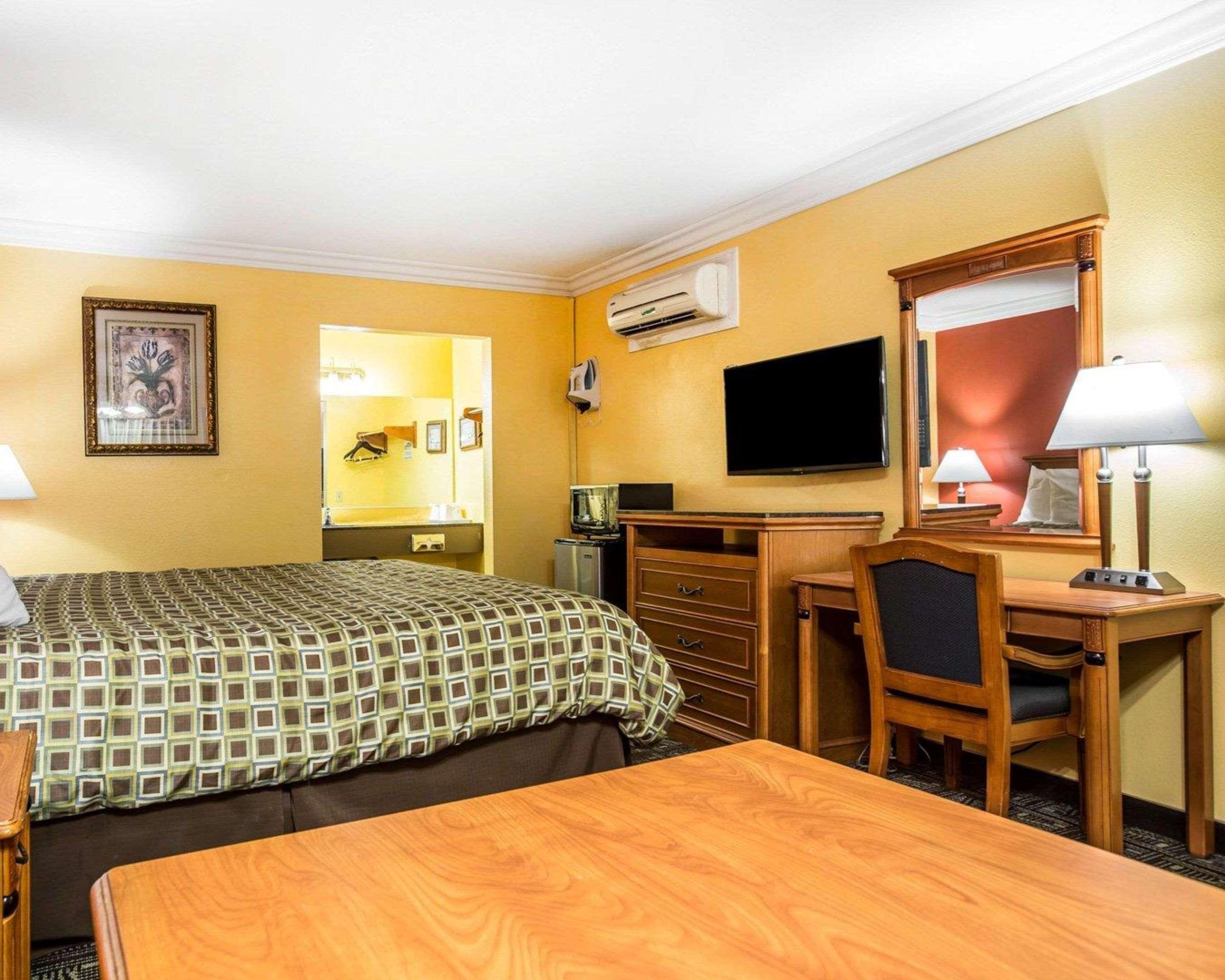 Rodeway Inn Old Town Темекула Екстериор снимка